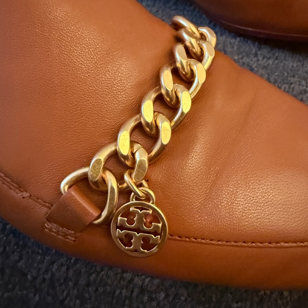 Great condition Tory Burch Mini Benton Charm Loafer - Picture 4 of 4
